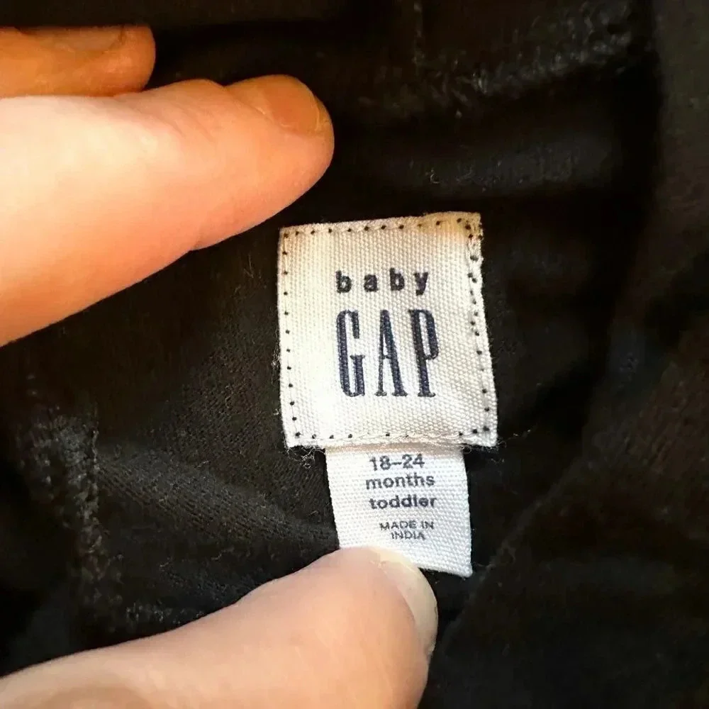 baby GAP | Bundle of Two Hooded T Shirts (18-24 mos)💛🖤